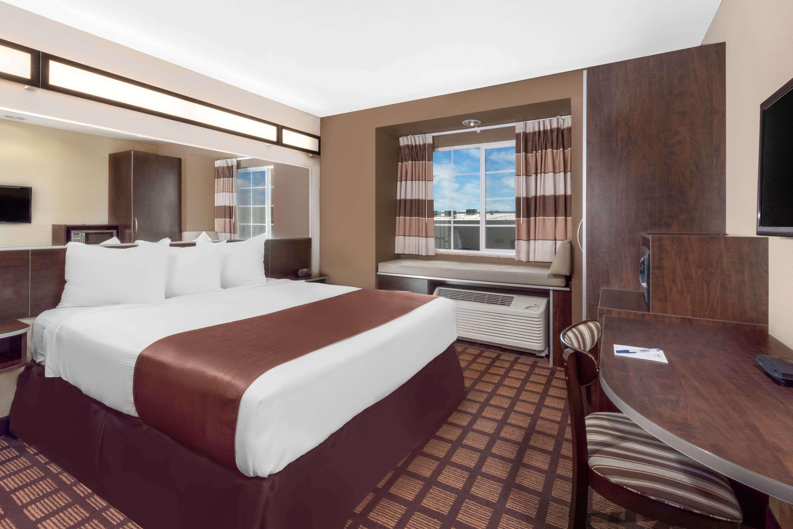 Microtel Inn & Suites By Wyndham Midland Eksteriør bilde