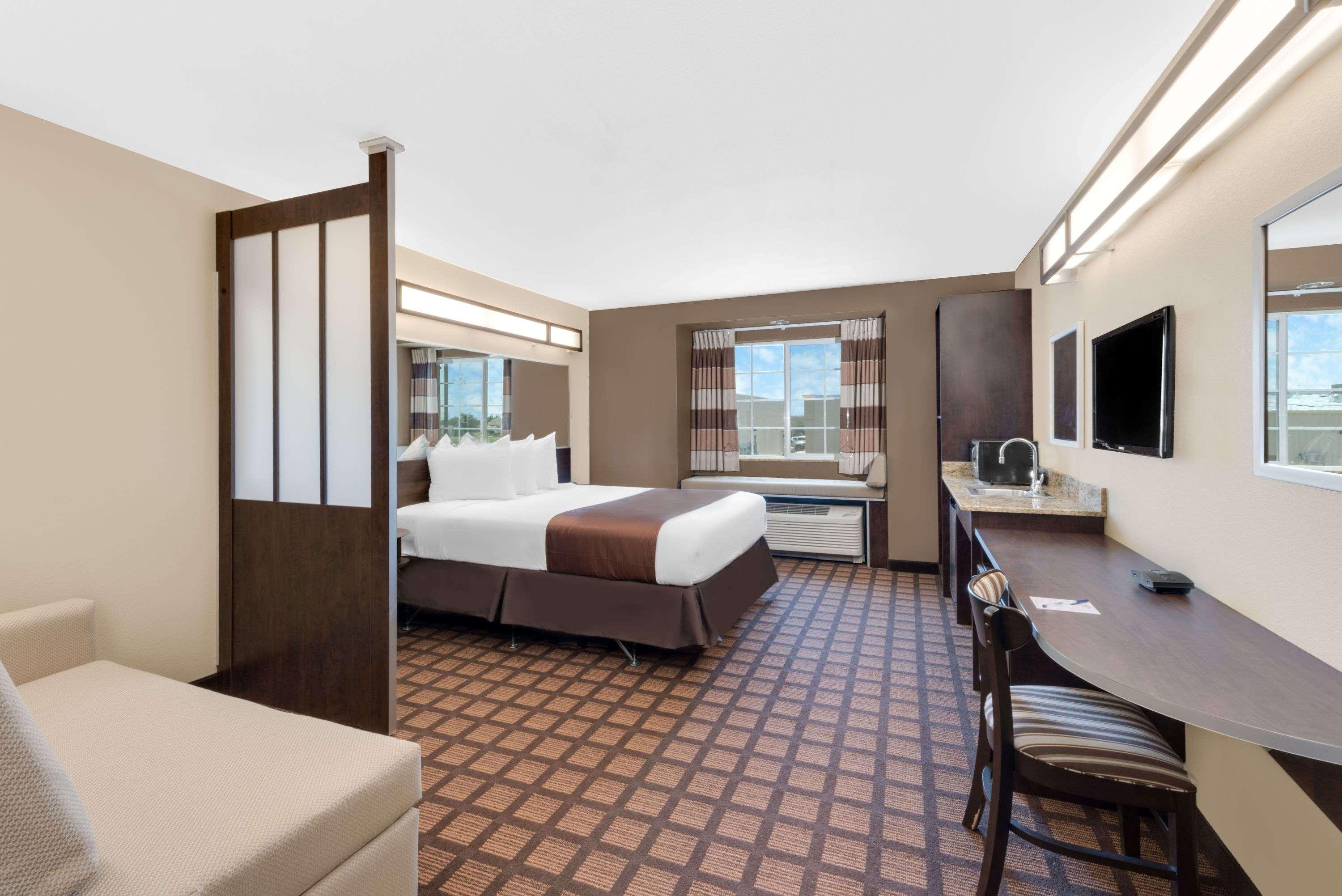 Microtel Inn & Suites By Wyndham Midland Eksteriør bilde