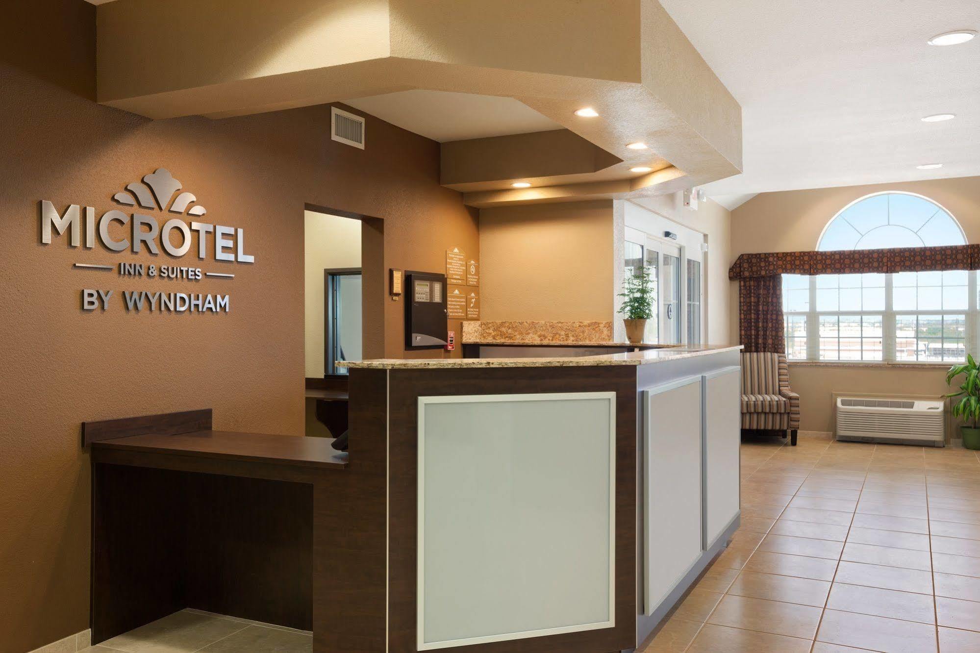 Microtel Inn & Suites By Wyndham Midland Eksteriør bilde